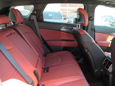 Used 2025 Kia Sportage SX Prestige AWD/4WD image 23