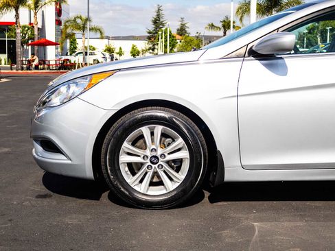 Used 2012 Hyundai Sonata GLS w/ Popular Equipment Pkg FWD image 5