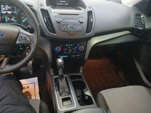 Used 2017 Ford Escape SE image 12
