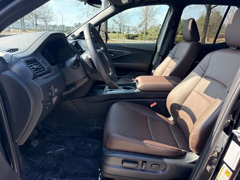 Certified 2025 Honda Ridgeline RTL image 12
