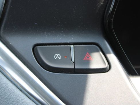 Used 2020 Chevrolet Blazer LT w/ Sound & Technology Package FWD image 26