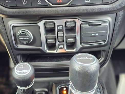 New 2026 Jeep Gladiator Sport image 13