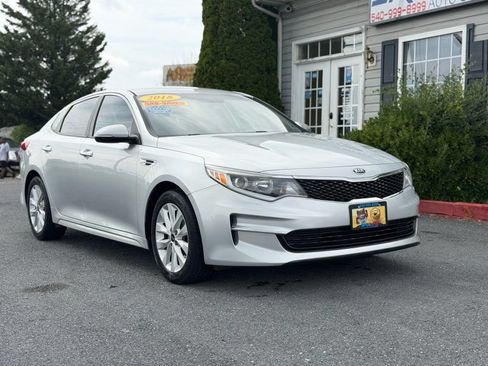 Used 2018 Kia Optima LX w/ Convenience Package FWD image 2