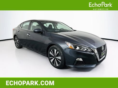 Used 2022 Nissan Altima 2.5 SV FWD image 1