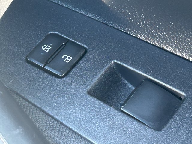 Used 2024 Toyota Corolla LE FWD image 32