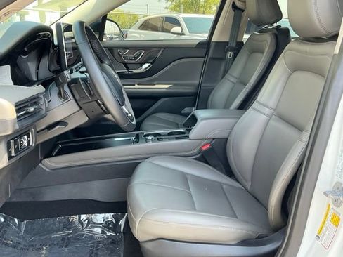 Used 2025 Lincoln Corsair FWD image 13