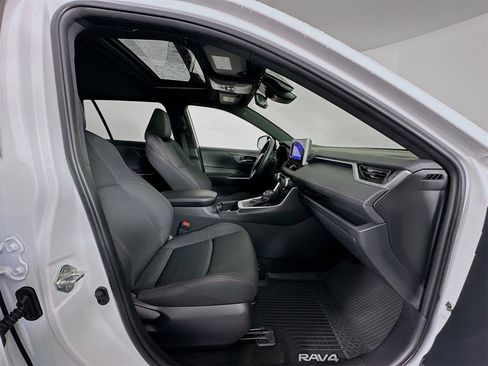 Certified 2024 Toyota RAV4 SE image 29