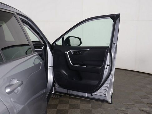 Used 2021 Toyota RAV4 LE image 16