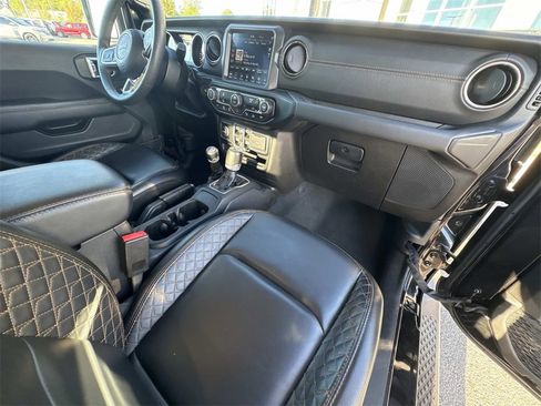 Used 2023 Jeep Gladiator Overland image 14