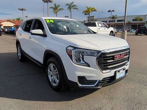 Used 2024 GMC Terrain SLE image 2