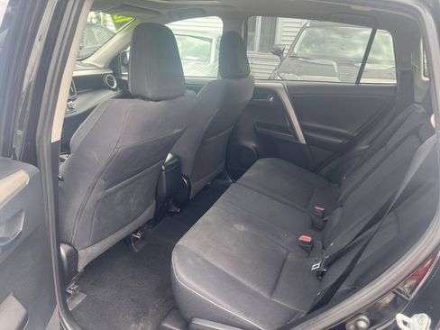 Used 2018 Toyota RAV4 XLE AWD/4WD image 19