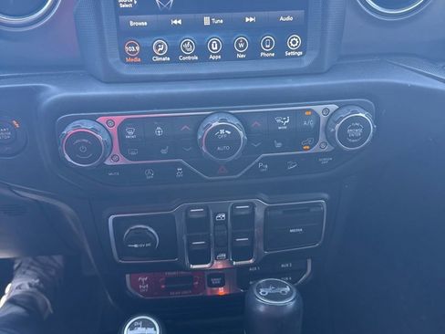 Used 2020 Jeep Wrangler Unlimited Rubicon w/ Dual Top Group AWD/4WD image 8