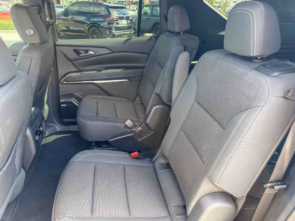 Used 2026 Chevrolet Traverse LT w/ Enhanced Driving Package AWD/4WD image 40