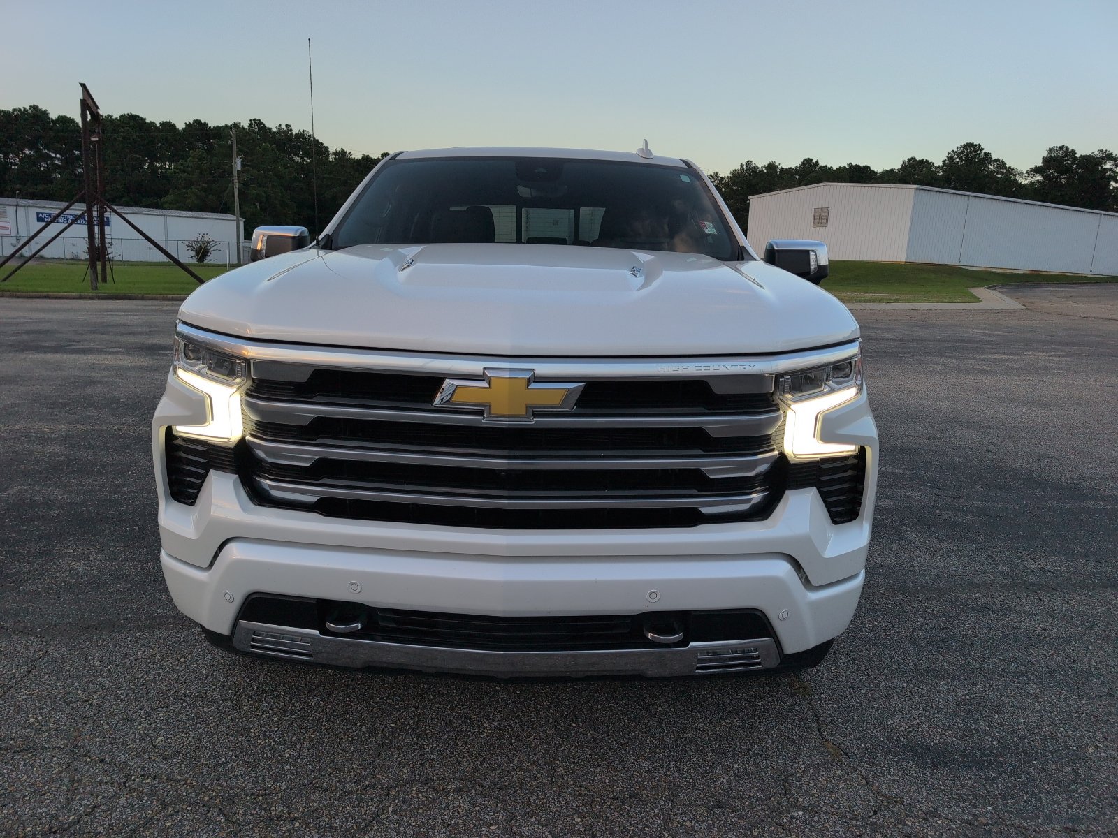 Used 2025 Chevrolet Silverado 1500 High Country AWD/4WD image 1