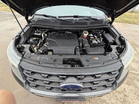 Used 2017 Ford Explorer Sport image 23