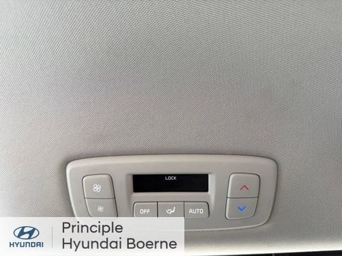 Used 2025 Kia Carnival EX FWD image 29