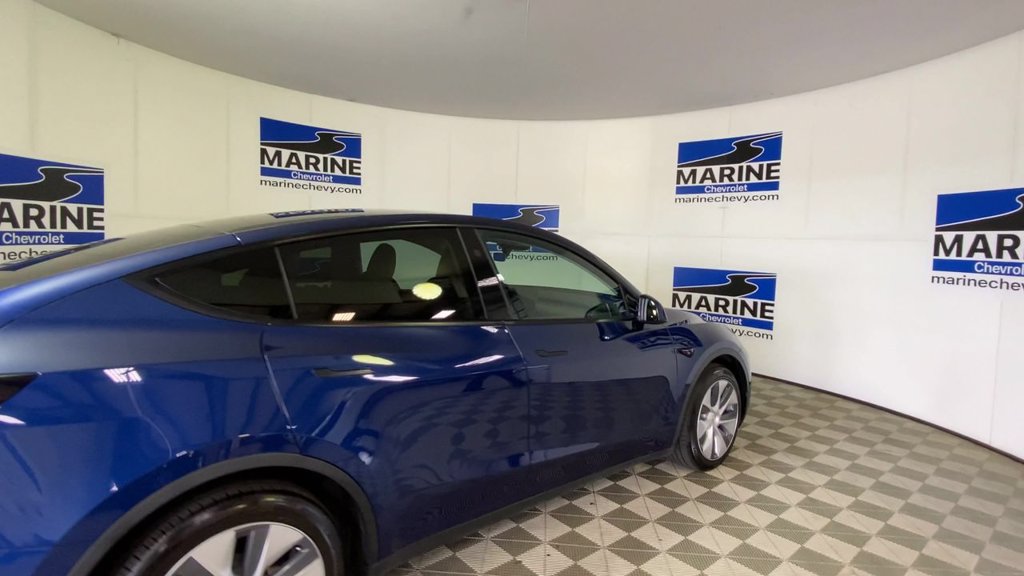 Used 2023 Tesla Model Y Long Range AWD/4WD image 2