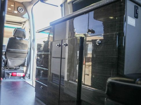 Used 2017 Mercedes-Benz Sprinter 3500 image 81