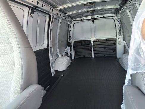 New 2026 Chevrolet Express 2500 w/ Enhanced Convenience Package RWD image 25