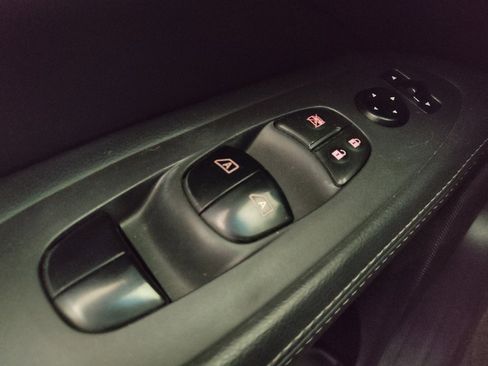 Used 2015 Nissan Pathfinder Platinum AWD/4WD image 27
