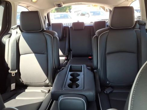 Used 2025 Honda Odyssey Touring image 21