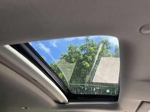 Used 2025 Honda HR-V EX-L image 18