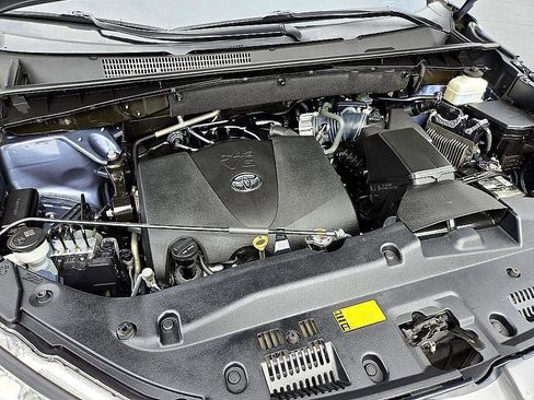 Used 2019 Toyota Highlander Plus image 18