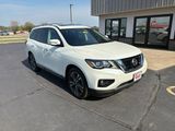 Used 2017 Nissan Pathfinder Platinum image 2