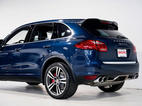 Used 2012 Porsche Cayenne Turbo image 41