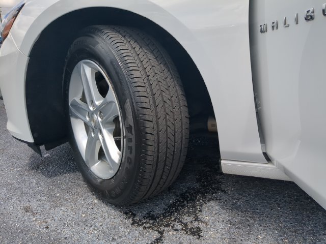 Used 2023 Chevrolet Malibu LS FWD image 34