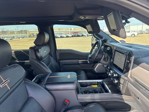 Used 2024 Ford F250 Platinum image 13