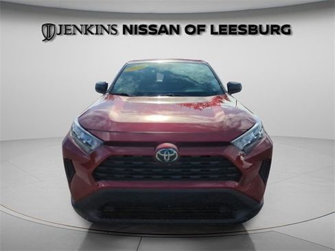 Used 2022 Toyota RAV4 LE image 10