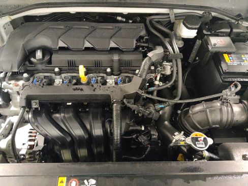 Used 2024 Hyundai Venue SEL FWD image 30
