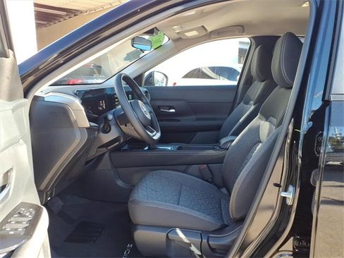 Certified 2025 Nissan Kicks SV image 11