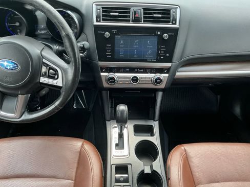 Used 2017 Subaru Outback 3.6R Touring w/ Popular Package #5A AWD/4WD image 11