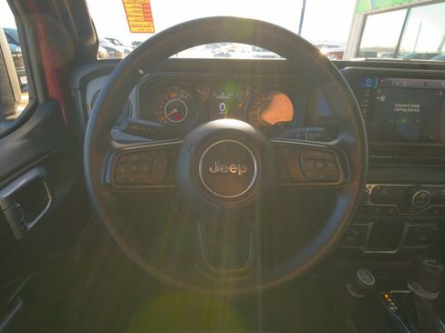 Used 2024 Jeep Wrangler Sport image 31