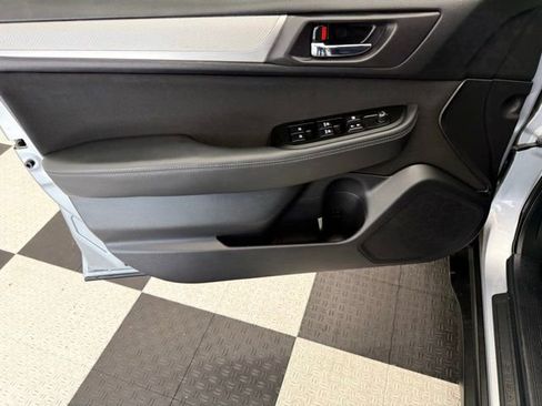 Used 2019 Subaru Outback 2.5i Premium AWD/4WD image 14