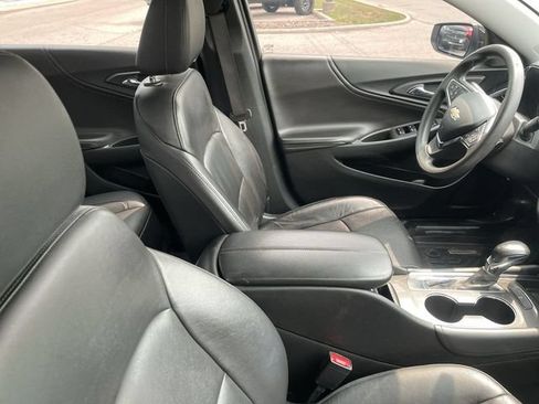 Used 2021 Chevrolet Malibu LT w/ Leather Package FWD image 9