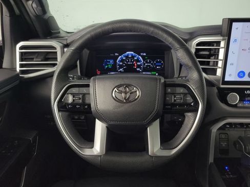 Used 2023 Toyota Sequoia Platinum AWD/4WD image 27