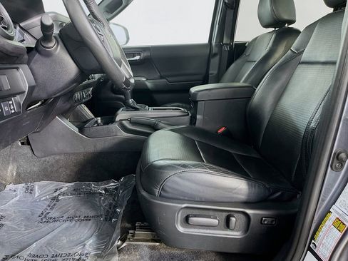 Used 2021 Toyota Tacoma TRD Sport AWD/4WD image 27