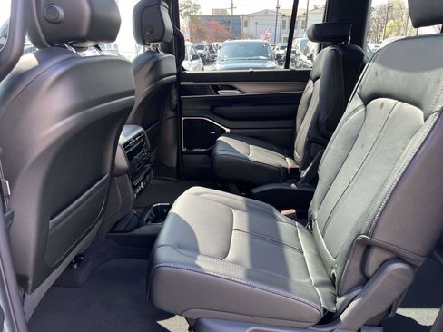New 2026 Jeep Grand Wagoneer Limited AWD/4WD image 7
