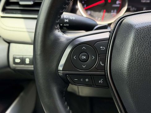Used 2023 Toyota Camry XSE FWD image 9