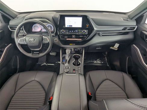 Used 2025 Toyota Highlander XSE image 37