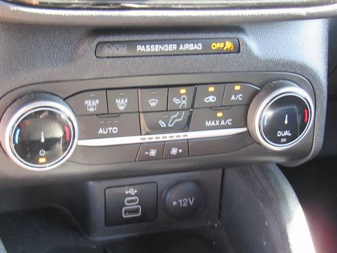 Used 2024 Ford Escape ST-Line image 17