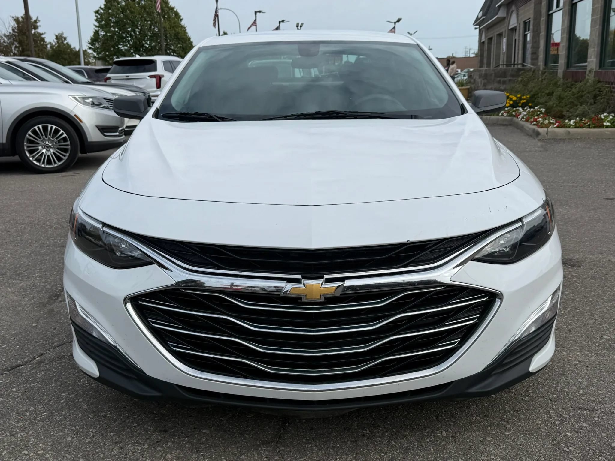 Used 2019 Chevrolet Malibu LS FWD image 2