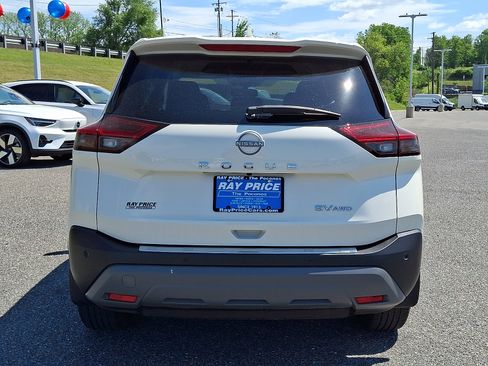 Used 2023 Nissan Rogue SV AWD/4WD image 6