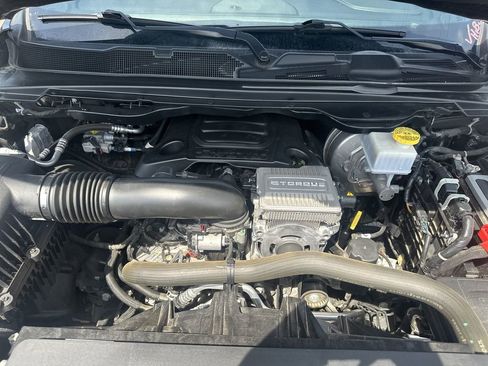 Used 2024 RAM 1500 Laramie AWD/4WD image 12