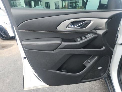 Used 2020 Chevrolet Traverse LT w/ LT Premium Package FWD image 13