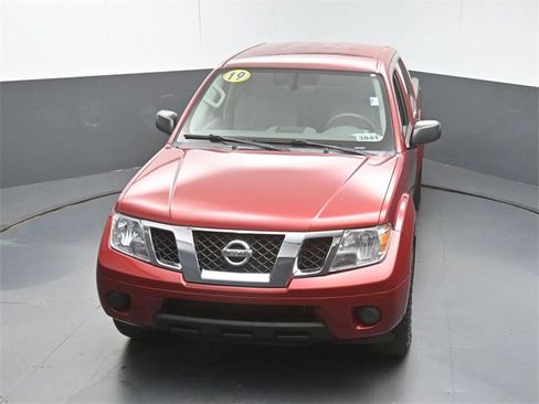 Used 2019 Nissan Frontier SV image 41