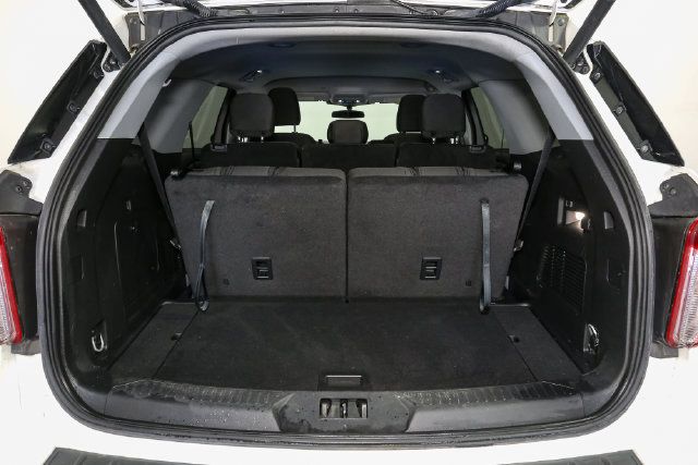 Used 2023 Ford Explorer XLT AWD/4WD image 11